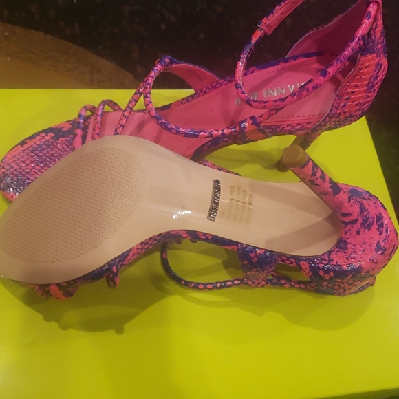 Gianni Bini Heels - Picture 3 of 4